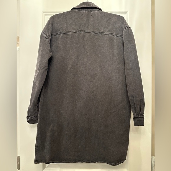 Missguided oversized long zip up black Jean jacket| size 4 - Picture 3 of 3